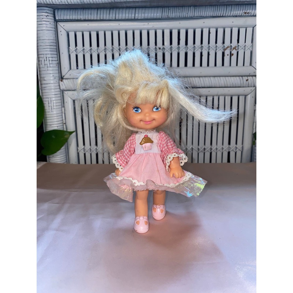 1988,MERRY MUFFIN DOLL,cupcake merry muffin,cherry merry muffin,vintage doll
